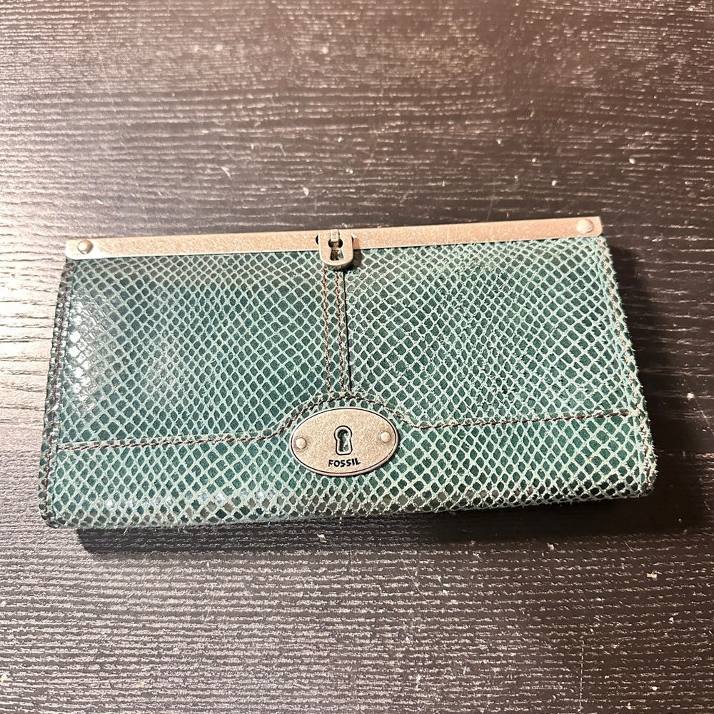 Fossil Forrest Green Python Snake Embossed Clutch… - image 1